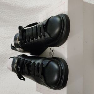 Prelove Men Alexander McQueen Oversized  Black Smooth Calf Leather Sneaker.